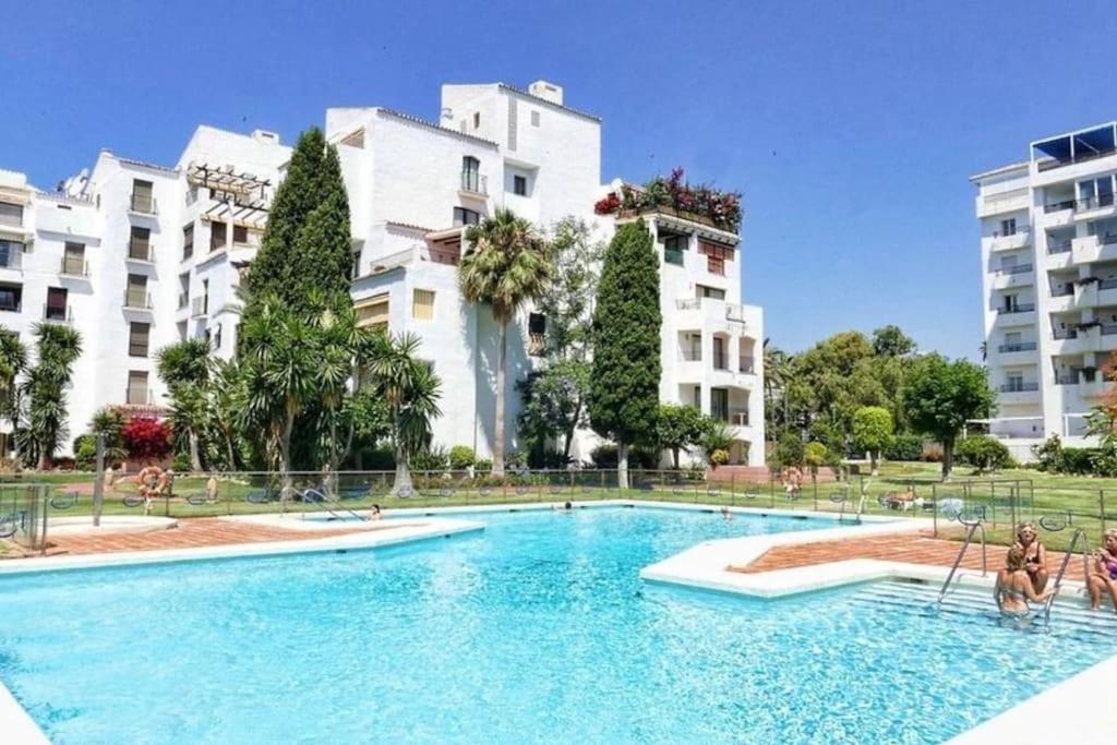 Caprichoso Apartamento En El Corazon De Puerto Banus Marbella Exterior photo